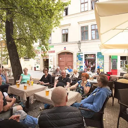Oldtown Square Cape * Πράγα
